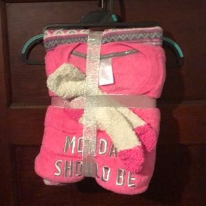 Women’s fleece pajama set